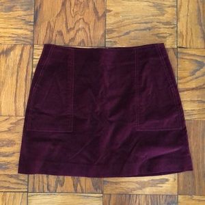 Gap size 4 maroon velvet mini skirt
